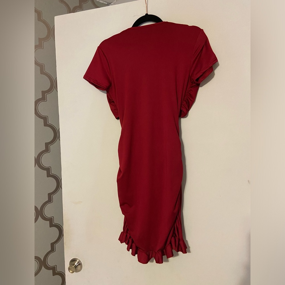 Medium open back tie dress in a maroon color